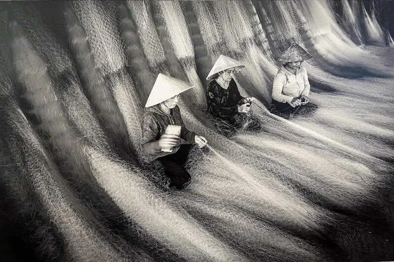 hình nền có màu đen - trắng, buồn man mát (4)