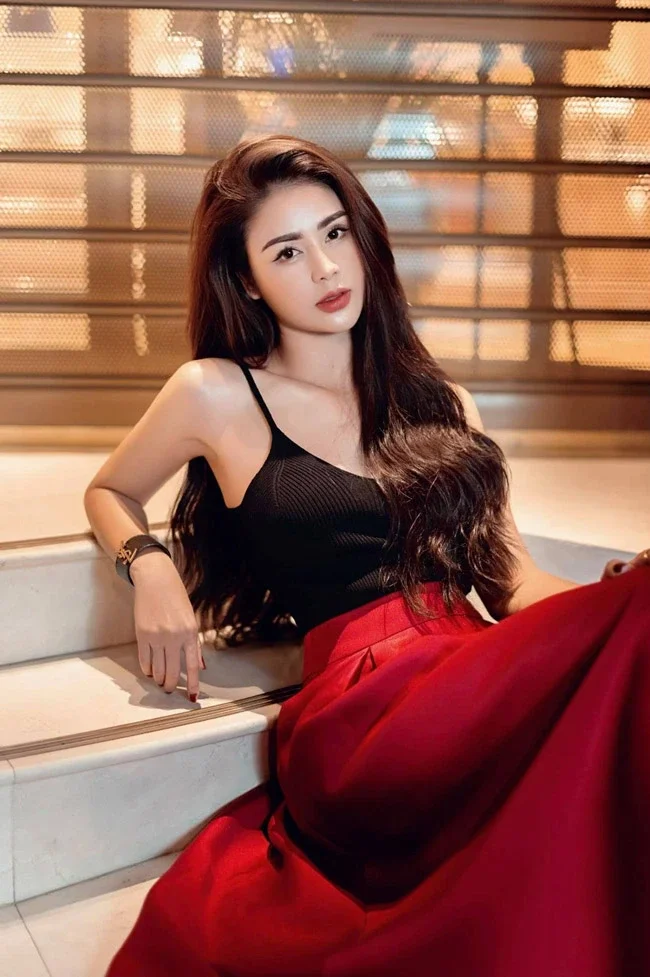 Ảnh pin nữ thời trang ghi điểm bởi thần thái đầy tự tin.
