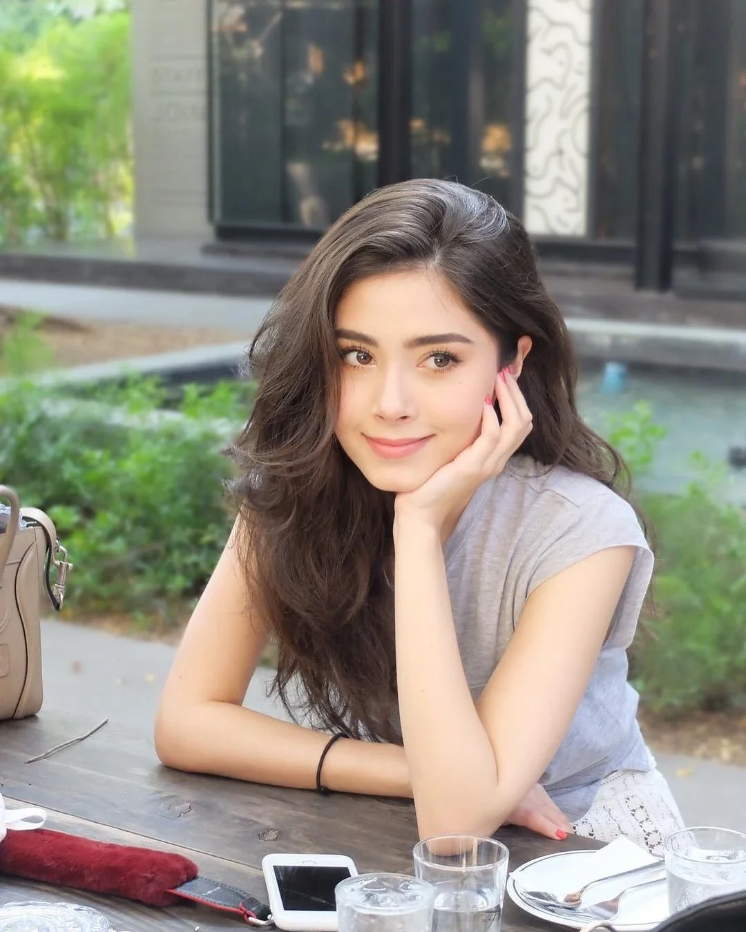 Hình ảnh pin nữ cute dành cho những ai yêu thích phong cách đáng yêu.