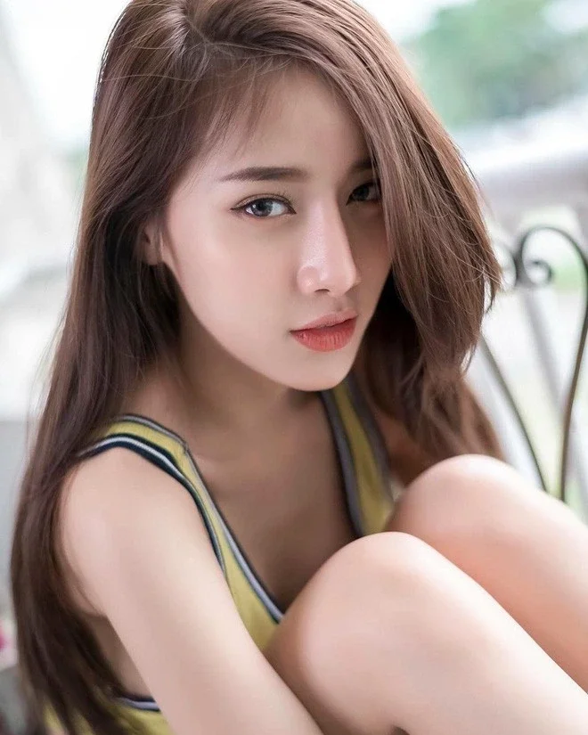 Ảnh pin nữ cute ghi điểm nhờ gương mặt bầu bĩnh đáng yêu.